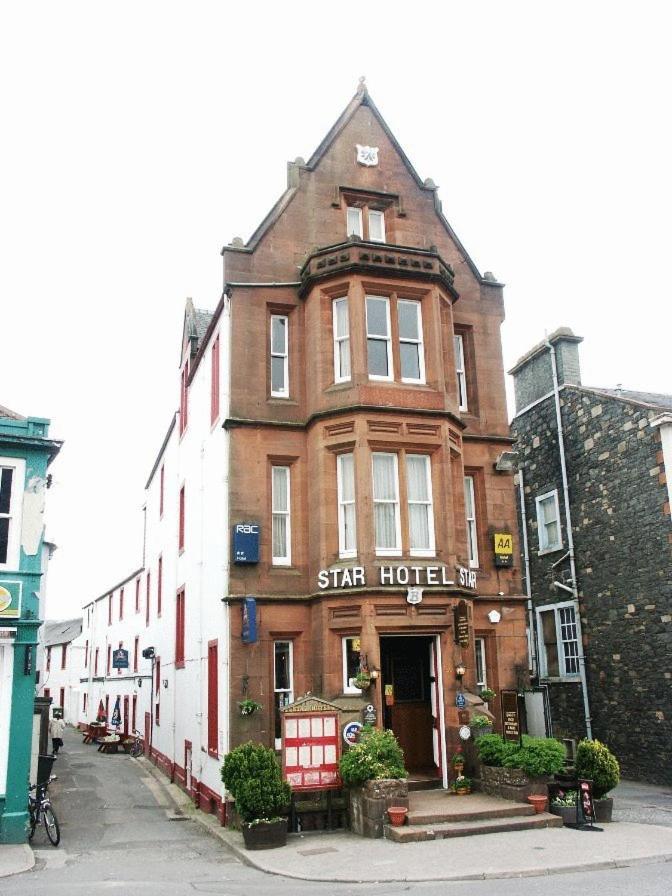 The Famous Star Hotel Moffat Exterior photo