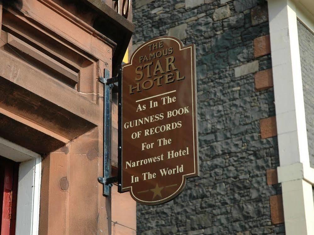 The Famous Star Hotel Moffat Exterior photo